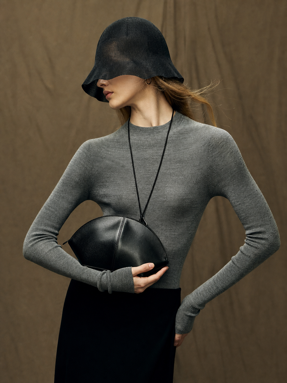 Authorized texture and fit reference for fine-gauge seamless sweater styling